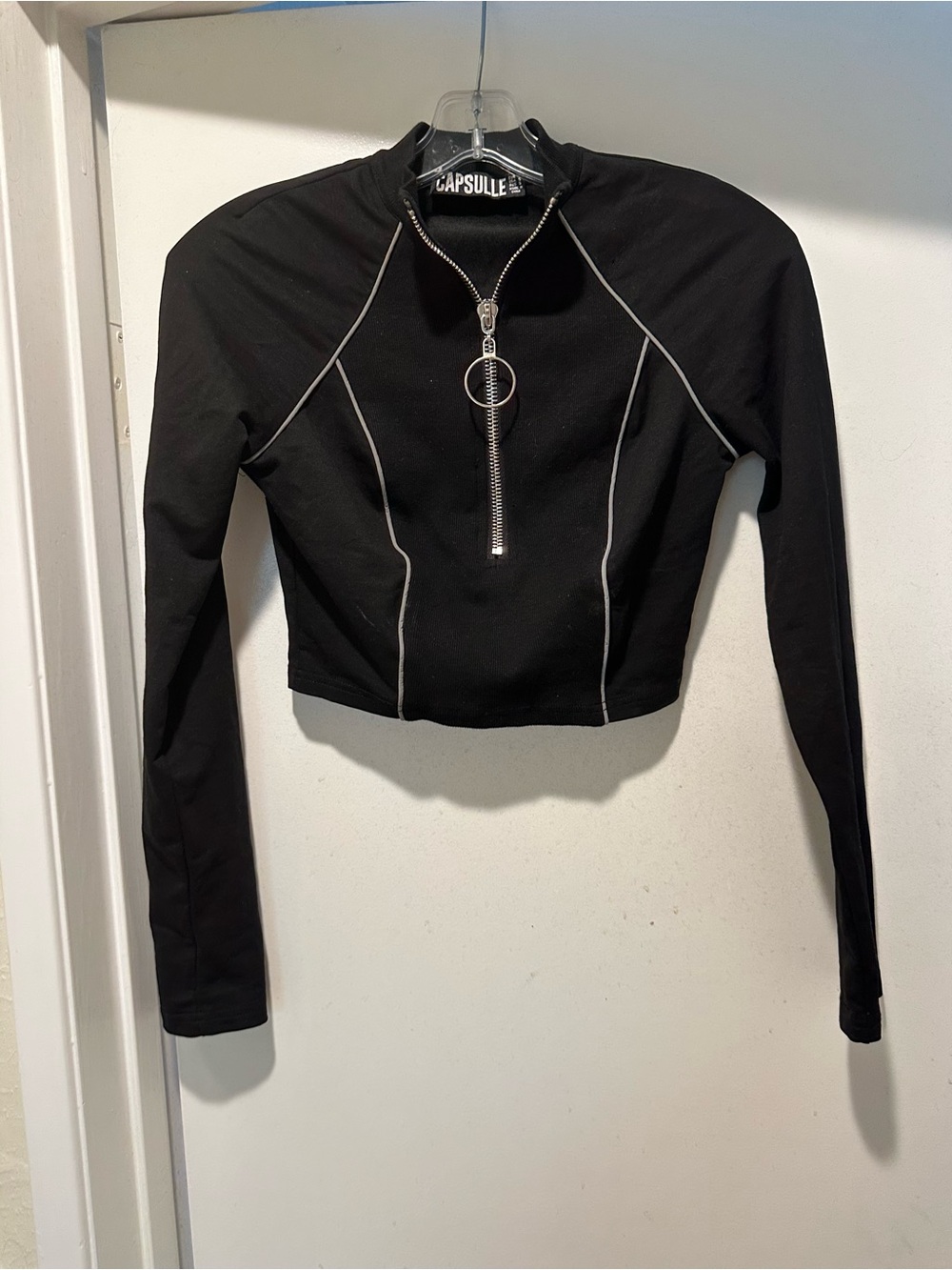 Capsulle by Dolls Kill Black Zip-Front Long Sleeve Crop Top Size Small